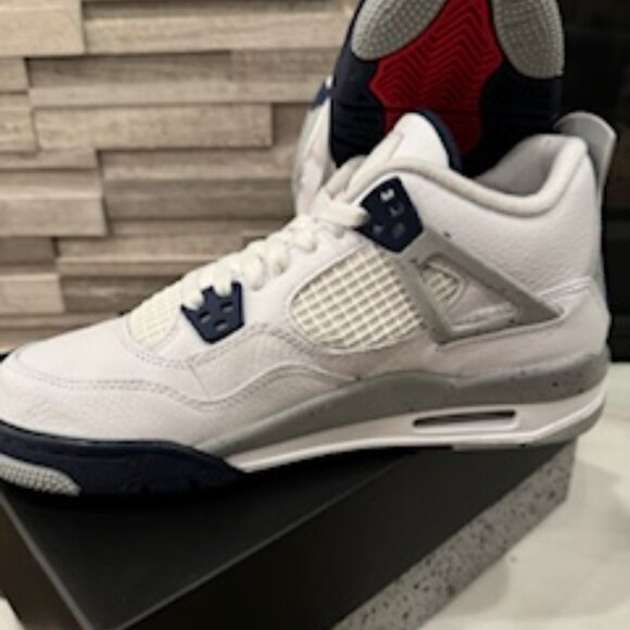 Air Jordan 4 Retro GS "Midnight Navy". Size 7y - Picture 2 of 7